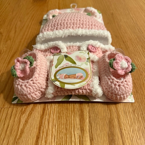 So’dorable Hand Crocheted Baby Girl 3 Piece Easter Photo-op Set - Picture 6 of 8